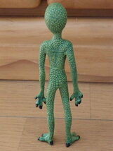 格安貴重レア・「②THE REPTILIAN ALIEN＝爬虫類のような宇宙人」ALIEN SERIES・エイリアンシリーズ1996・高さ約13ｃｍ・中古現状品_画像8