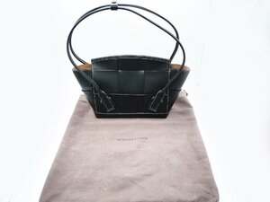 ★【美品】BOTTEGA VENETA ボッテガヴェネタ イントレチャート　ショルダーバッグ レザー フラップ 黒 保存袋付き★/H