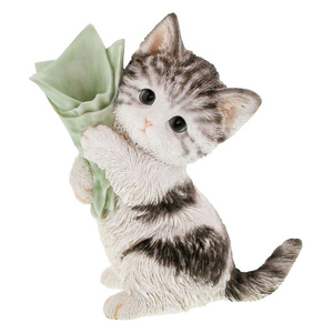 Art hand Auction Adorno de jardín para gatos tan realista que te sorprenderá lo realista que es. Por favor, toma algunas flores. Gatito. 16 x 10 x 19 cm de alto. Un regalo para los amantes de los gatos., Artículos hechos a mano, interior, bienes varios, ornamento, objeto