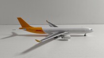1/400 JC WINGS DHL air hongkong AIRBUS A330-300P2F 貨物機_画像3