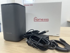 ドコモ home 5G HR01 docomo ホームルーター ダークグレイ 美品