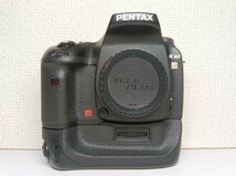 【一円スタート】 PENTAX ペンタックスK10D バッテリーグリップ、電池パック付き 本体 _画像1