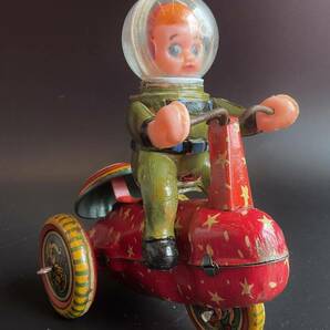 【119】宇宙服 ／ スペースサイクリング ／三輪車 ／ ◆Tin Toy ブリキ（中古）／ 1円スタート ／ ゆうパック60サイズ ／金曜日発送の画像3