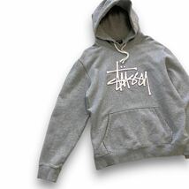 【stussy】ステューシー サガラ刺繍 スウェットパーカー フード刺繍 プルオーバー Hooded 立体センターロゴ STUSSY オーバーサイズ (L)_画像2