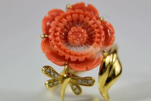 Ｕ25　珊瑚　本珊瑚　花/蜻蛉モチーフ彫刻　１６ｍｍ ダイヤ０．０５ｃｔ　K18 指輪 1２号