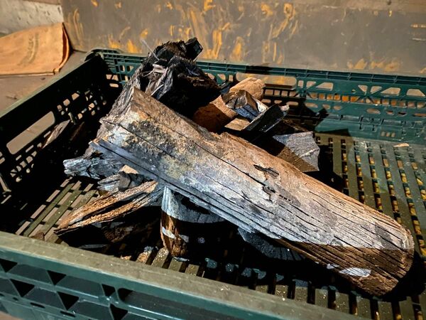 奥久慈木炭 不揃い雑木炭 約10kg 囲炉裏　BBQ 火おこし　焼き芋　茨城県産　天然木材使用