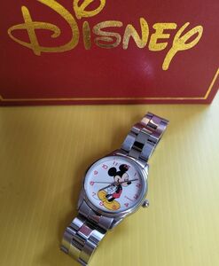 Mickey Mouse シルバー クォーツ腕時計 