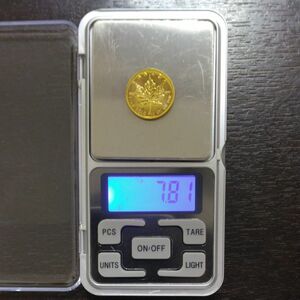 メイプルリーフ金貨　ペンダントトップ　純金、24K　約7.7g (本体)
