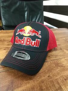 即決　新品　送料無料　レッドブル　RED　BULL キャップ　CAP　F１　レーシング　アウトドア　赤x黒　刺繍　レース　エナジードリンク