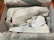 sacai × NIKE BLAZER MID WHITE / WOLF GREYサカイ × ナイキ ブレーザーミッド ホワイト/ウルフグレー_画像1