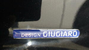 新品 2枚 セット DESIGN GIUGIARO フェンダー　ジウジアーロ　エンブレム　アルファロメオ　939型　159　ブレラ　劣化など　補修用
