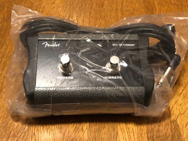 【新品】FENDER 2ボタン FOOTSWITCH VIBRATO-REVERB ツインリバーブ用フットスイッチ