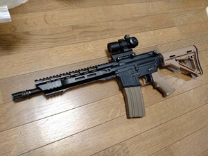 東京マルイ 次世代電動ガン M4CQB-Rベース MLOKハンドガード AR15 M4 電動ガン　11.5インチバレル 11.5インチ銃身