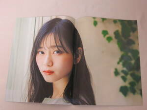 Hitomi Yamashita Tsuki Sakurazaka 46 плакат HMV Преимущества