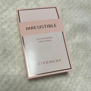 ジバンシィ　IRRESISTIBLE イレジスティブルオーデパルファム 1ml