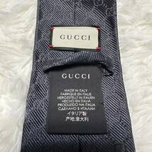 GUCCI ネイビー ダークブルー 現行モデル 現行タグ グッチ ネクタイ メンズ 人気モデル 送料無料 カッコいい 総柄 人気デザイン 高級_画像6