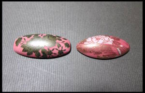 バラ　孔雀　牡丹　絵付け　ピンク色　帯留　２点　着物　帯飾り　陶磁器　九谷焼　和装小物