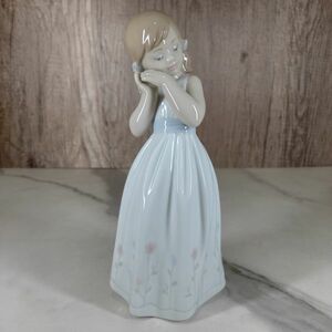 【値下げ・美品】LLADRO リヤドロ 『我が家のプリンセス』少女 願い 陶器 置物 玄関 スペイン 高級 陶器人形 フィギア 西洋 陶磁 磁器 高級