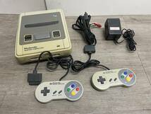 ☆ SFC ☆ スーパーファミコン 1CHIP 01 動作品 本体 コントローラー アダプター　ケーブル 付属 Nintendo SUPER FAMICOM 任天堂 7241_画像1