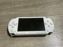 ☆ PSP ☆ プレイステーションポータブル PSP-1000 ホワイト 動作品 本体のみ Playstation Portable SONY バッテリー欠品 0927_画像3