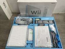 ☆ Wii ☆ Nintendo Wii 本体 まとめ売り 7台 未チェック ジャンク Wiiリモコン センサーバー ヌンチャク シロ バランスボード 任天堂_画像2