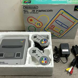 ☆ SFC ☆ スーパーファミコン 動作品 本体 コントローラー アダプター ケーブル 箱 説明書 付属 Nintendo SUPER FAMICOM 任天堂 9618の画像1