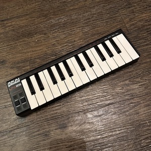 Akai LPK25 MIDI -клавиатура Azesis -e486