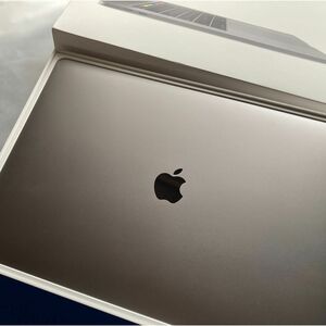 【美品】MacBookPro 15inch 2.6GHz ×6 i7 UHD Graphics 630 16GB 512GB 