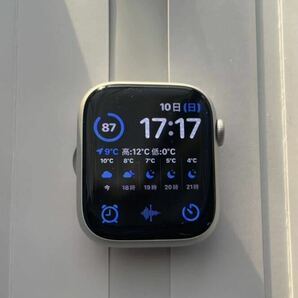 超美品 Apple Watch series 8 45mm GPSモデル シルバー アルミニウム バッテリーの状態:最大容量99% / アップルウォッチシリーズ8の画像1