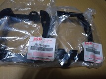 新品　未使用　DA64W 後期バンパー用フォグブラケット　左右　35526-68H00 35566-68H00 スズキ　純正　エブリィ　DG　DR DS スクラム_画像1