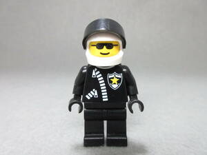 LEGO★30 正規品 年代物 警察官 ミニフィグ タウン シリーズ 同梱可能 レゴ シティ 働く人 オールド ビンテージ レトロ ポリス 警官