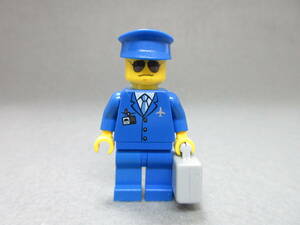 LEGO★70 正規品 機長 パイロット ミニフィグ city シリーズ 同梱可能 レゴ シティ 飛行機 旅客機 カーゴ ジェット機 空港 エアポート