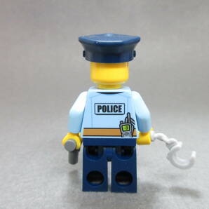 LEGO★22 正規品 街の人 警察官 ポリスハット ミニフィグ 同梱可能 レゴ シティ タウン 男 女 子供 女の子 男の子 髪の毛 トルソー レッグの画像2