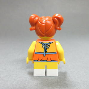 LEGO★226 正規品 フェイスペイント 女の子 街の人 ミニフィグ 同梱可能 レゴ シティ タウン 男 女 子供 女の子 男の子 髪の毛 トルソーの画像3