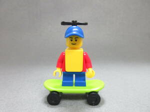 LEGO★288 正規品 スケボー 少年 街の人 ミニフィグ 同梱可能 レゴ シティ タウン 男 女 子供 女の子 男の子 髪の毛 トルソー レッグ