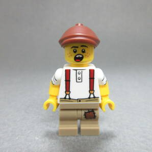 LEGO★340 正規品 新聞 配達員 街の人 ミニフィグシリーズ 同梱可能 レゴ シティ タウン 男 女 子供 女の子 男の子 髪の毛 トルソー レッグの画像1