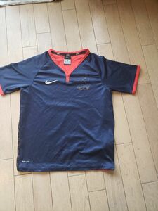 (中古)ナイキ　DRY-FIT Tシャツ キッズMサイズ　140-150