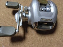 RYOBI リョービ イクシオーネ M300RF　ベイトリール　中古品_画像4