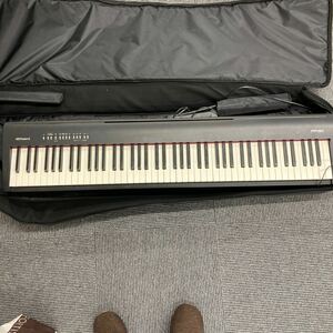 &【直接引き取り限定】Roland 電子ピアノ キーボード FP-30 ケース付き【20製】