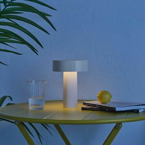 IKEA ソルヴィンデン LEDテーブルランプ　電池式　ホワイト　20cm