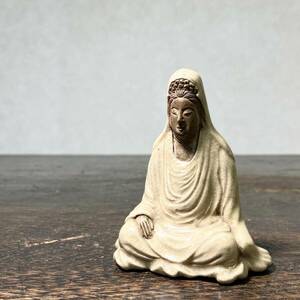 京都⑥ 旧家引き上げ品18 時代物 古陶磁 白釉観音坐像 在銘 仏像 仏教美術