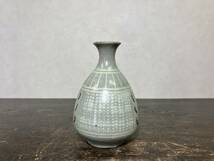京都⑥ 朝鮮美術 高麗青磁 白黒象嵌 花瓶 高さ：13.0cm 箱付 cxp_画像3