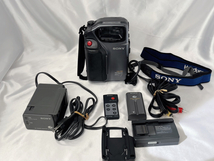 00000-229-SK18-SONY ソニー-CCD-SC7-Handycam ハンディカム Hi8 通電動作確認済み_画像2