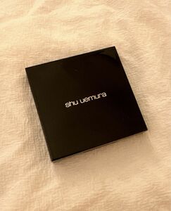 shu uemura ブローパレット ウォルナットブラウン/エイコーン