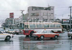 （ 。写真 。〕　秋北バス　能代駅前にて　-LB1502-