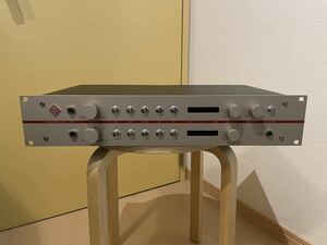 Neumann v402 Mike Preamplifier/усилитель наушников