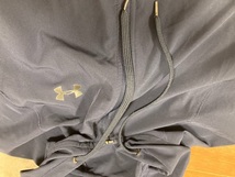 本物　アンダーアーマー　サイズmd 薄手　パーカー　ジャケット　パンツ　UNDER ARMOUR_画像2