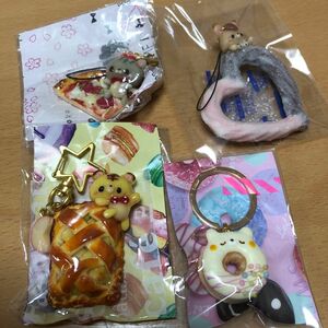 ハンドメイド 作家様 樹脂粘土 フェイクスイーツ くま　とら　ねこ　ロバ　アップルパイ　ピザ　ドーナツ　キーホルダー　チャーム