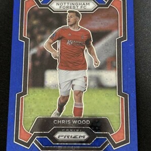 2023-24 Panini Prizm Premier League Soccer Chris Wood Breakaway Prizms Blue /99の画像1