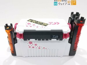 ダイワ タックルボックスTB4000 ホワイト ピンク 明邦 メイホウ ロッドスタンド・ドリンクホルダー 計5点 中古